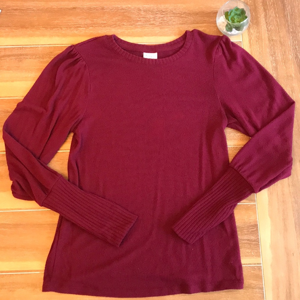 ⭐️ A New Day Maroon Sweater